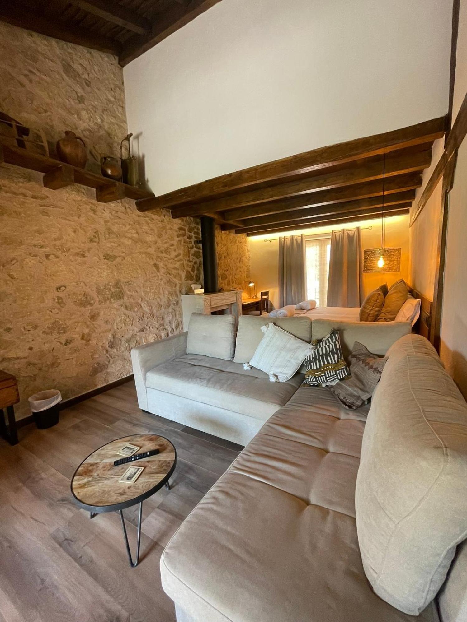 La Casa Del Cantero Pinilla del Valle Exteriör bild